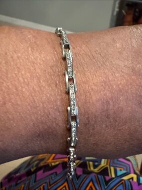 ESHA RANDEL Silver Crystal Link Bracelet for Women - Shimmering Silver